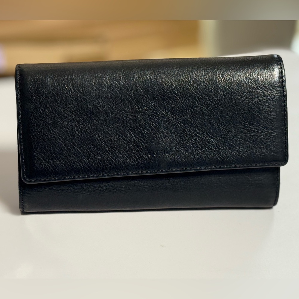 Fossil Black Leather Flap Wallet Clutch | Snap Closure Zip Pocket